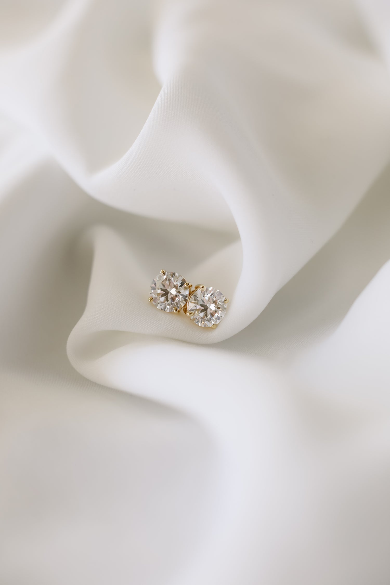 4 CTW lab diamond studs earrings